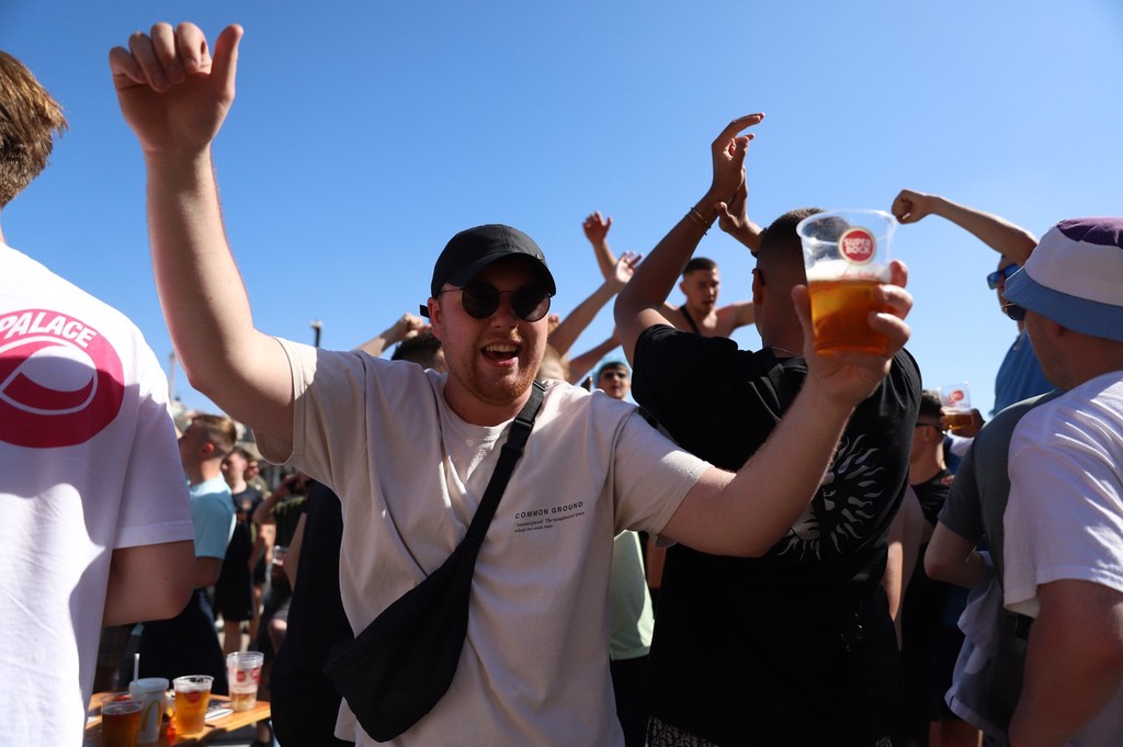 波尔图训练开放日；今夜外线爆发引欢呼；德甲在即；心理建设被强调