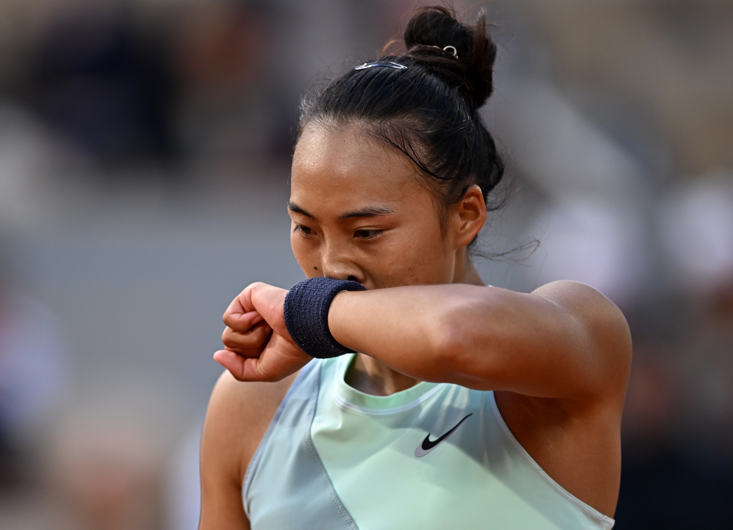 爱游戏中国官网-斯图加特训练开放日；清晨远射贴柱引欢呼；欧联在即；球探报告显示潜力