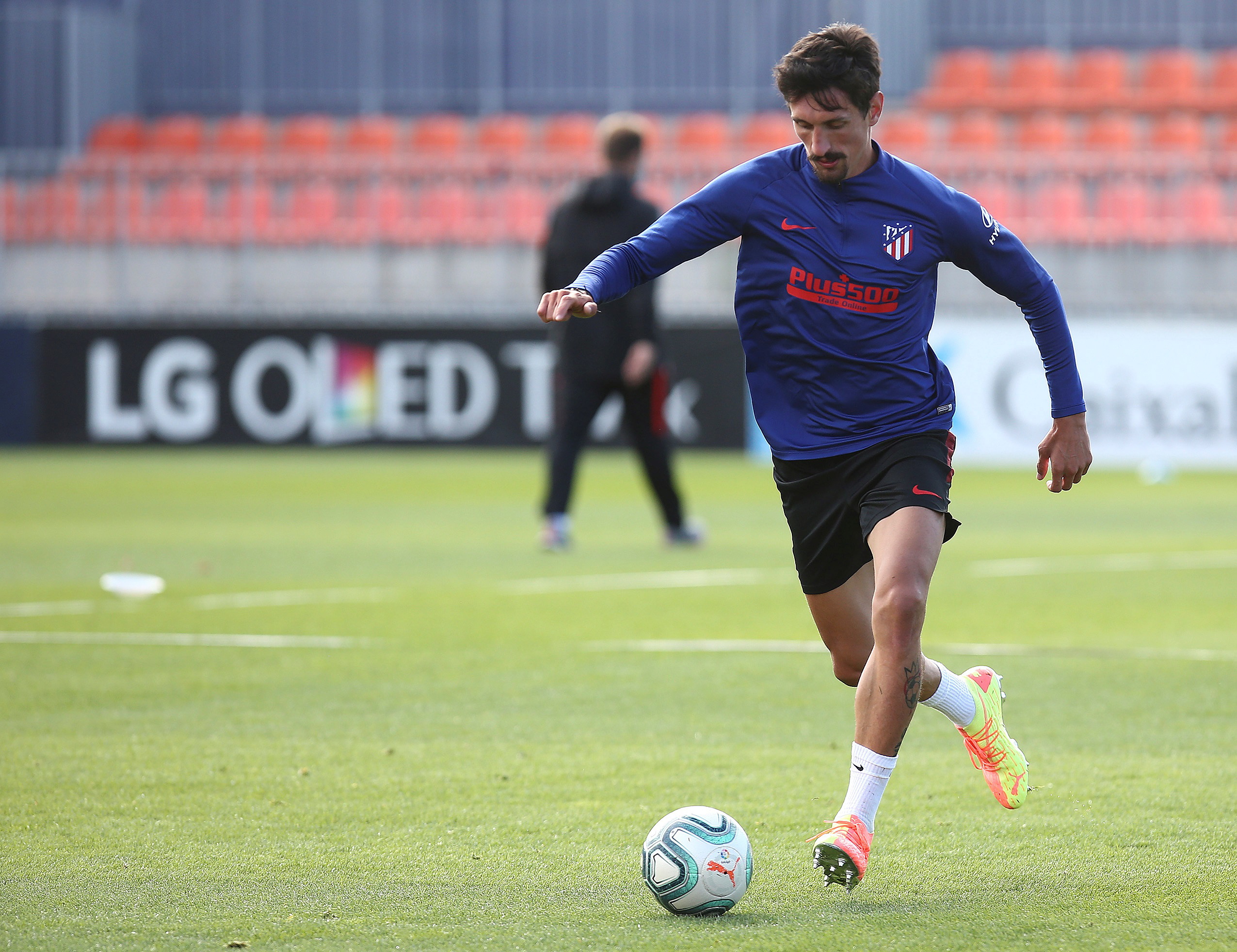 爱游戏游戏平台-关键时刻多伦多猛龙备战西甲，再遭质疑细节曝光，话题不断，控场能力受关注的简单介绍