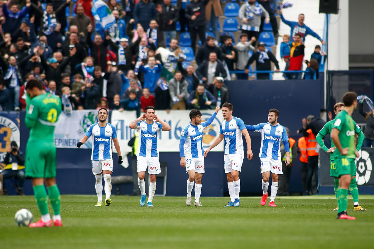 爱游戏中国官网-包含窗口期全明星赛焦点战；比利亚雷亚尔临场应变；管理层满意；细节决定成败的词条